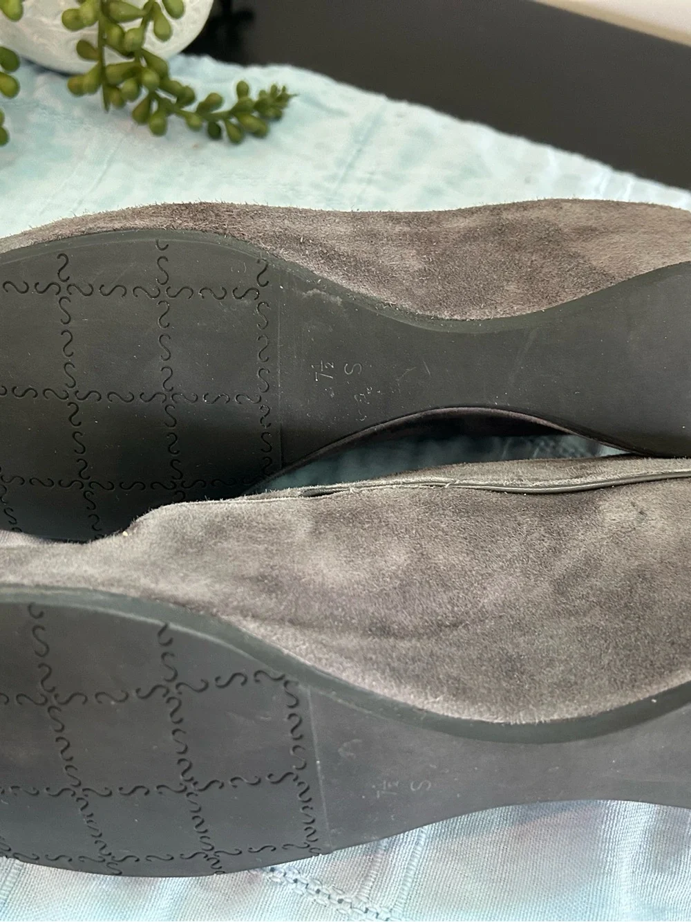 Vaneli Gray Suede Mary Jane Wedge Comfort Shoes Size 7.5 Quiet Luxury